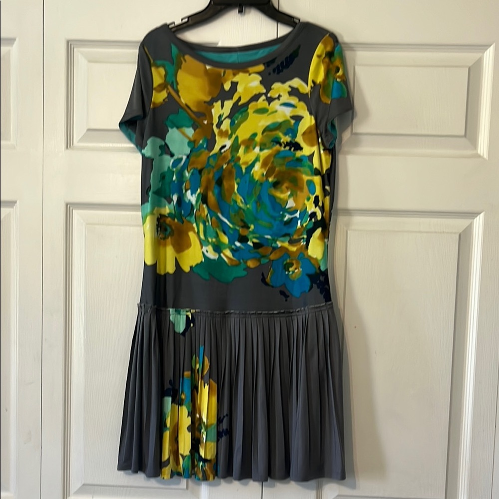 Nine West Gray Floral Drop Waist Dress